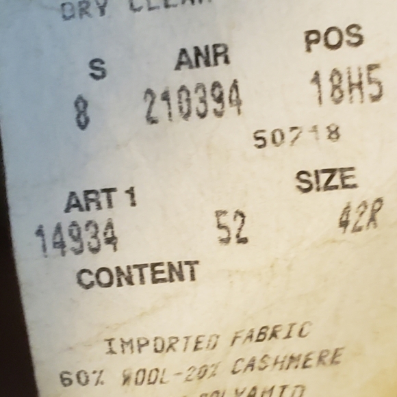 Hugo Boss Cashmere & Wool blazerCross Posted on the BUYSELL Clothing app. - Picture 8 of 10